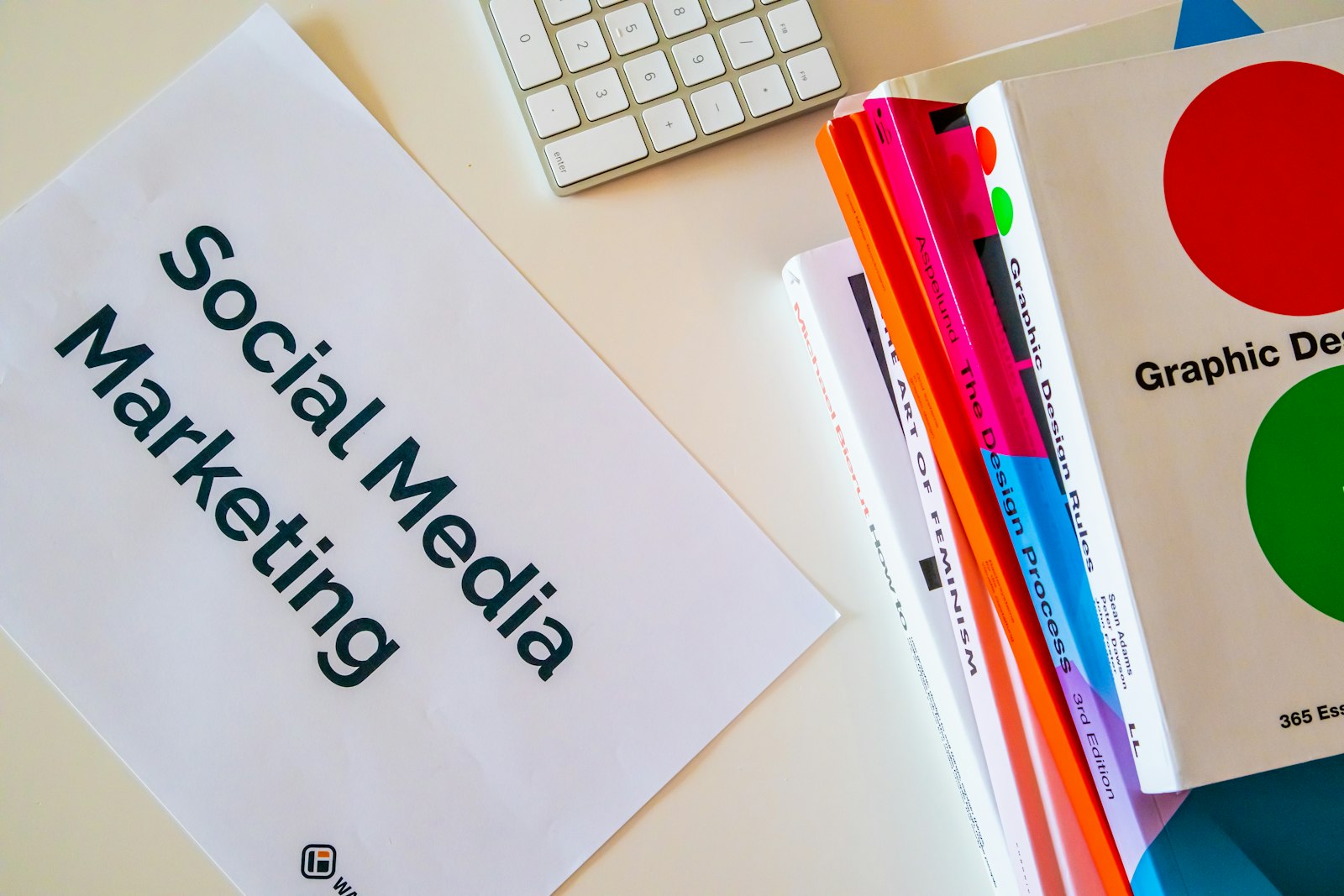 Social media marketing sign beside a keyboard, representing a social media strategy for Goa brands